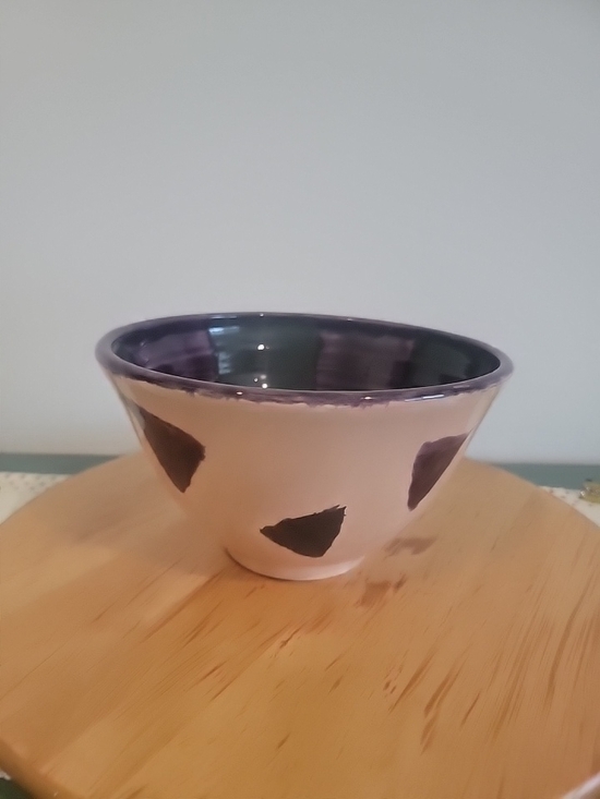 Other - Studio Art Pottery Glazed Decorative Bowl Signed Cream Color w/ Mauve Triangles